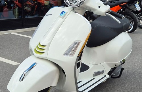 Neumotorrad Vespa GTS 125 Super Tech