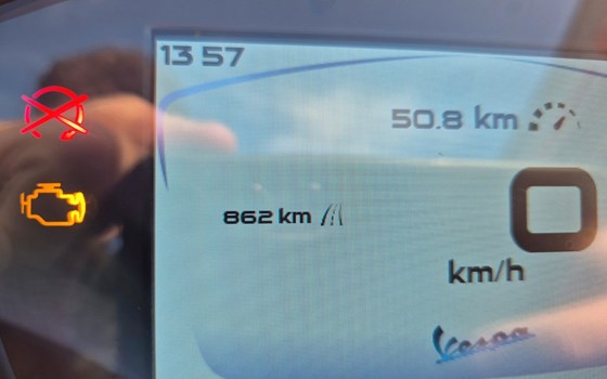 Gebrauchtmotorrad Vespa GTS 300 Super Tech - Bild 6