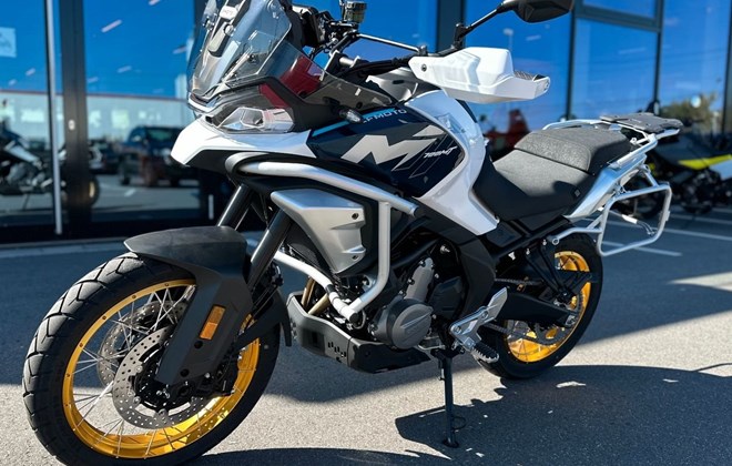 CFMOTO 700MT