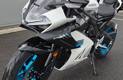 Neumotorrad CFMOTO 675SR-R