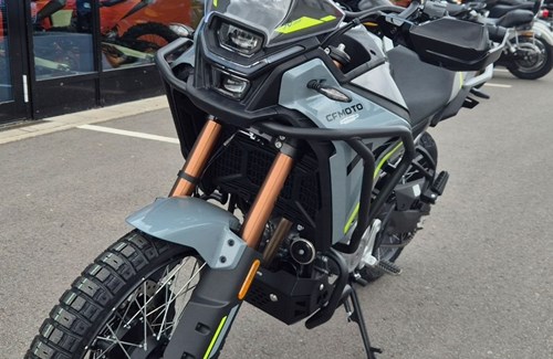 Neumotorrad CFMOTO 450MT