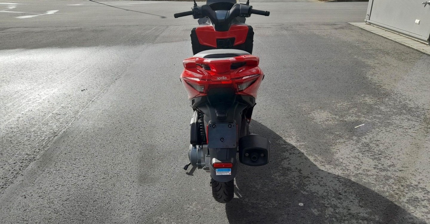 Zum Vergrößern bitte anklicken! Angebot Aprilia SXR 50