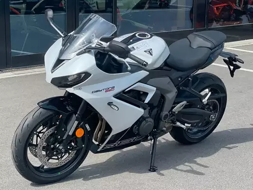 Triumph Daytona 660
