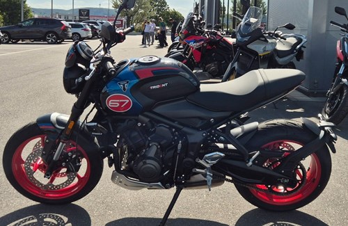 Neumotorrad Triumph Trident 660 Triple Tribute