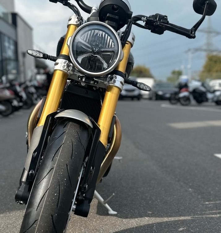 Zum Vergrößern bitte anklicken! Angebot Triumph Speed Twin 1200 RS