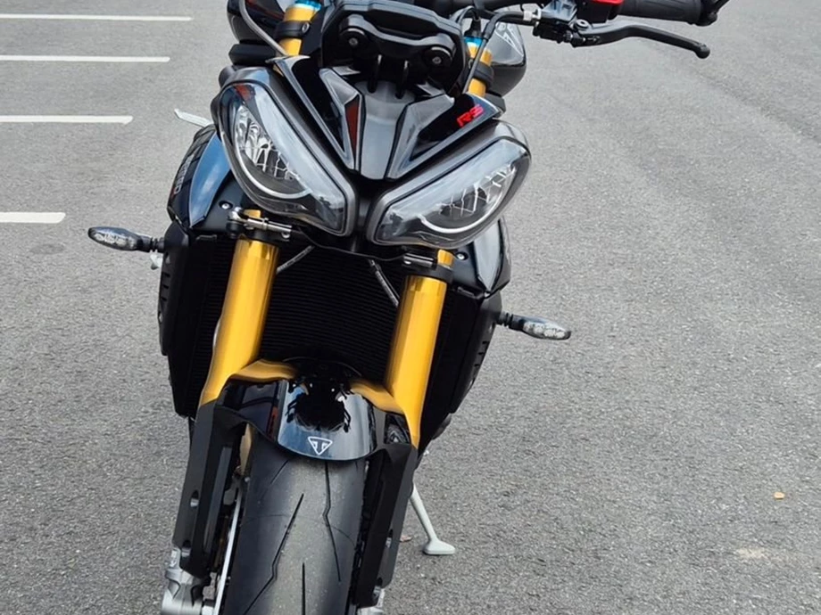 Angebot Triumph Speed Triple 1200 RS Bild 4: Angebot Triumph Speed Triple 1200 RS