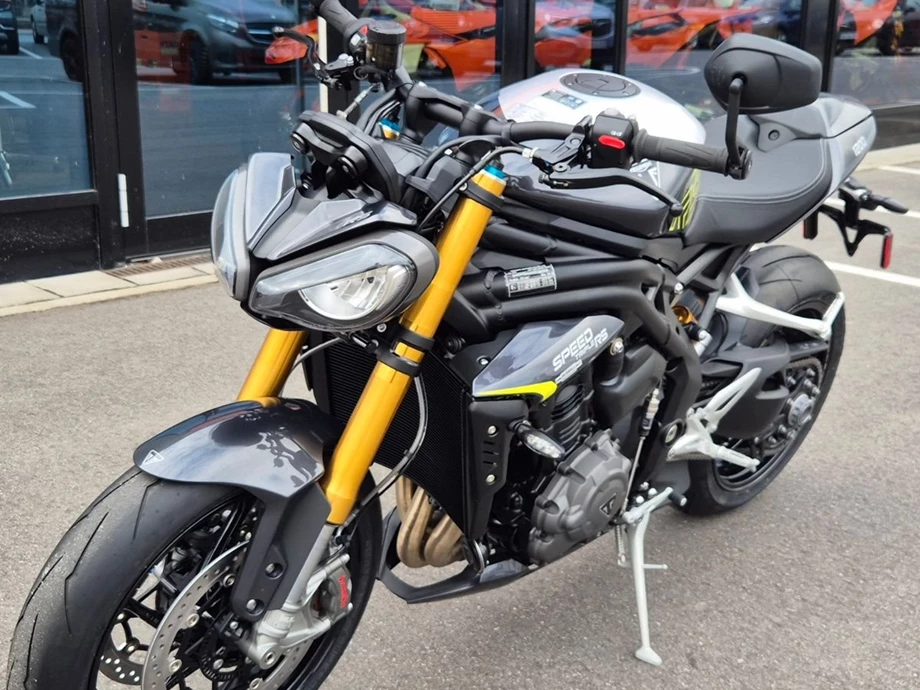 Angebot Triumph Speed Triple 1200 RS Bild 4: Angebot Triumph Speed Triple 1200 RS