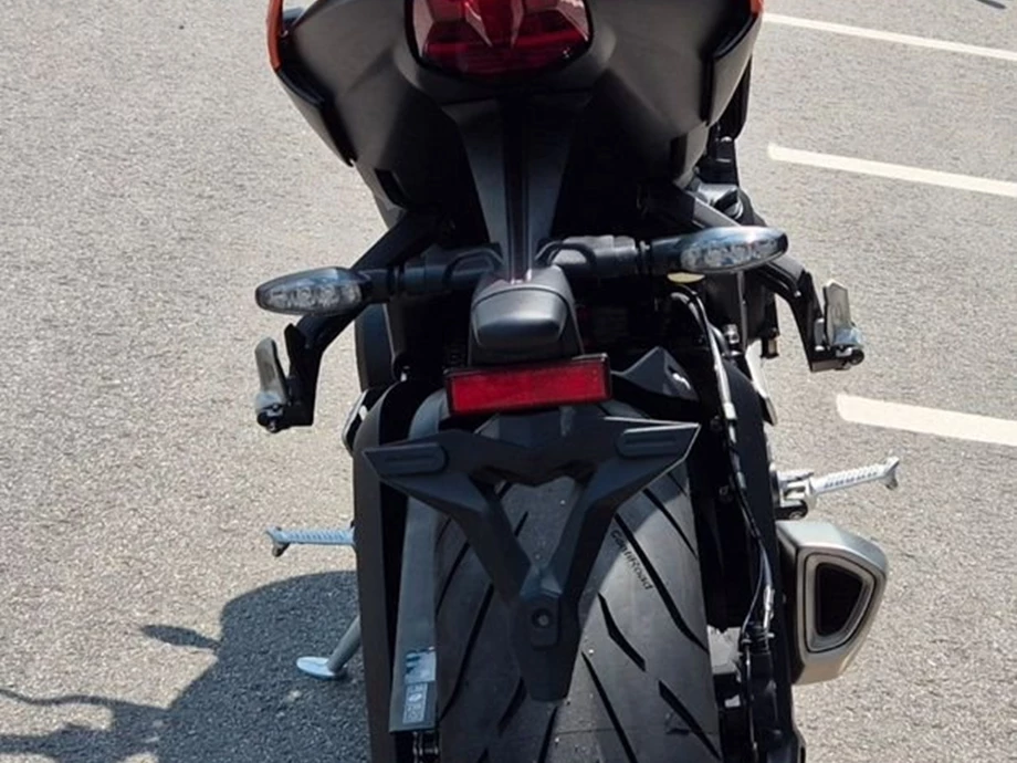 Angebot Triumph Street Triple 765 R Bild 6: Angebot Triumph Street Triple 765 R