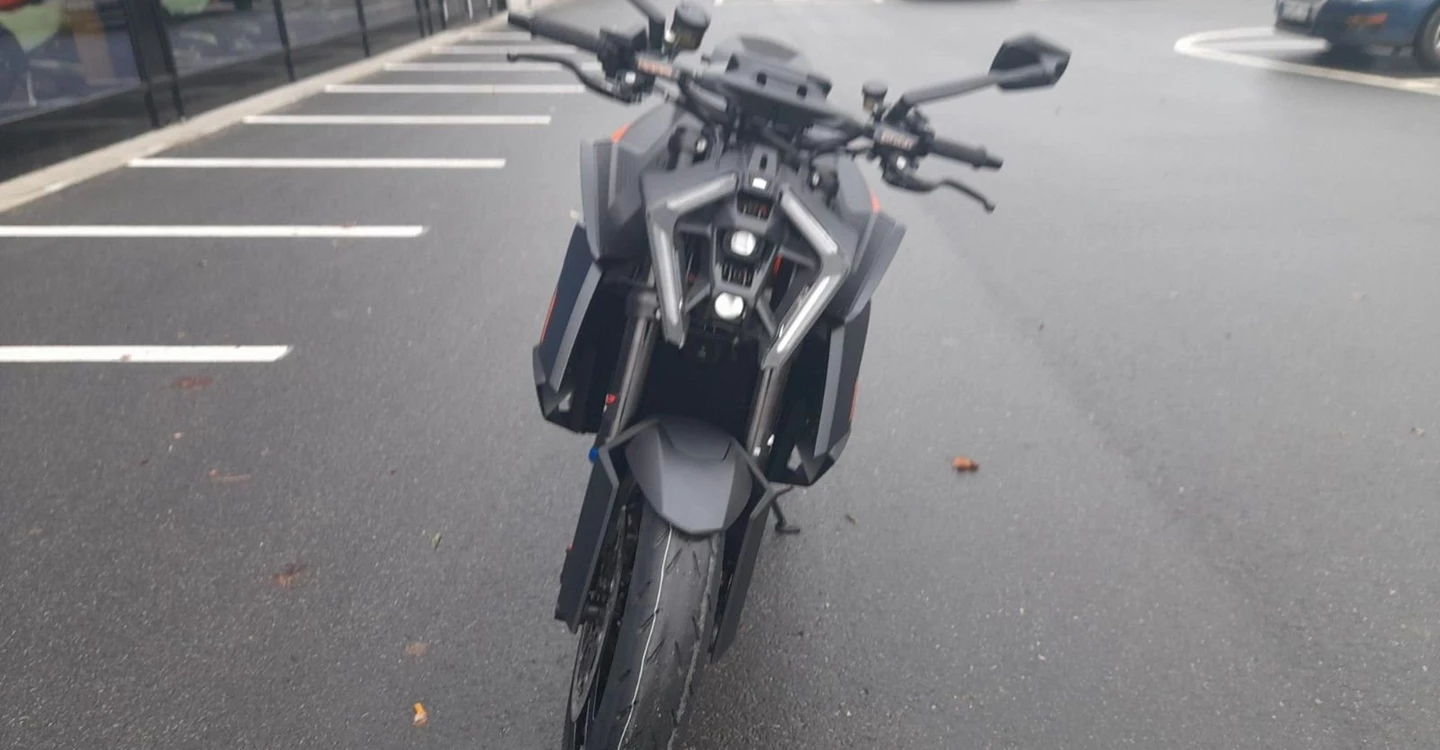 Zum Vergrößern bitte anklicken! Angebot KTM 1390 Super Duke R EVO