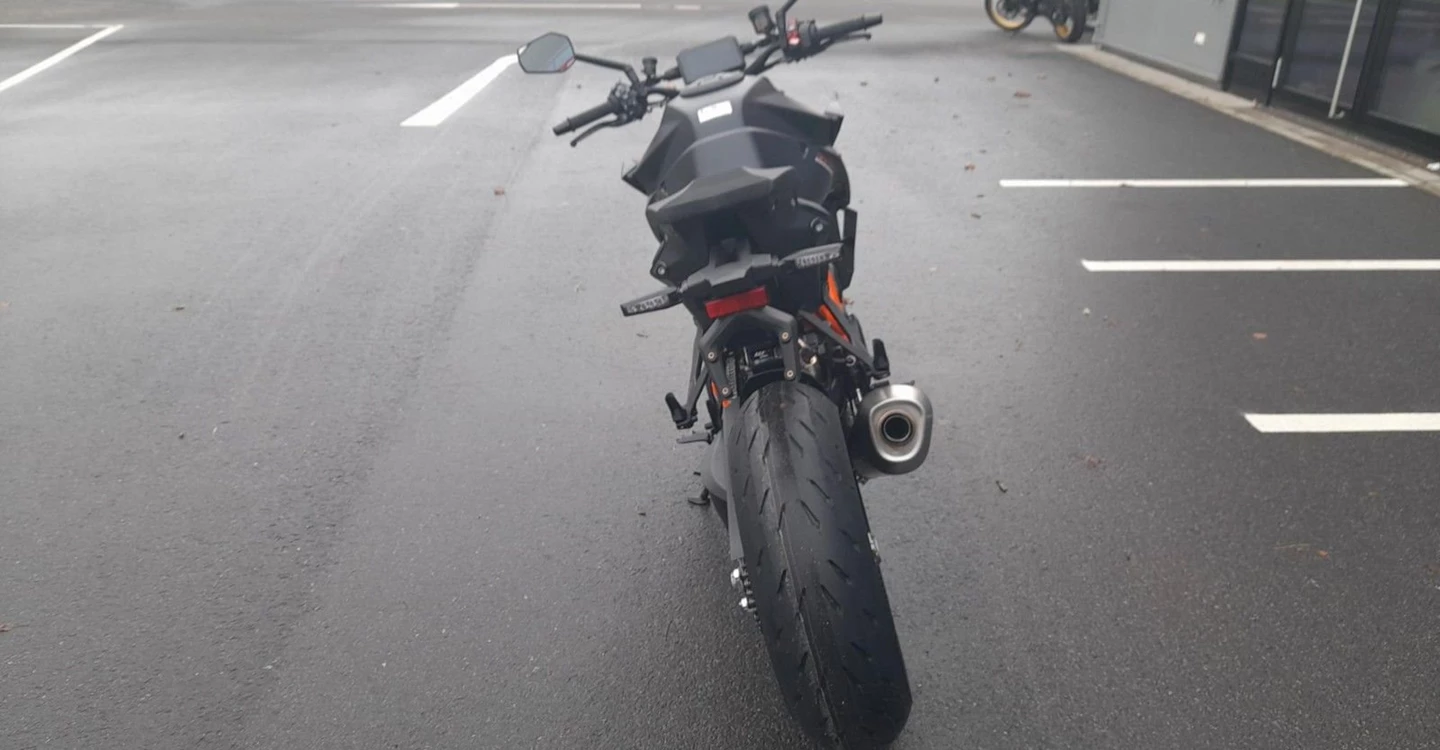 Zum Vergrößern bitte anklicken! Angebot KTM 1390 Super Duke R EVO