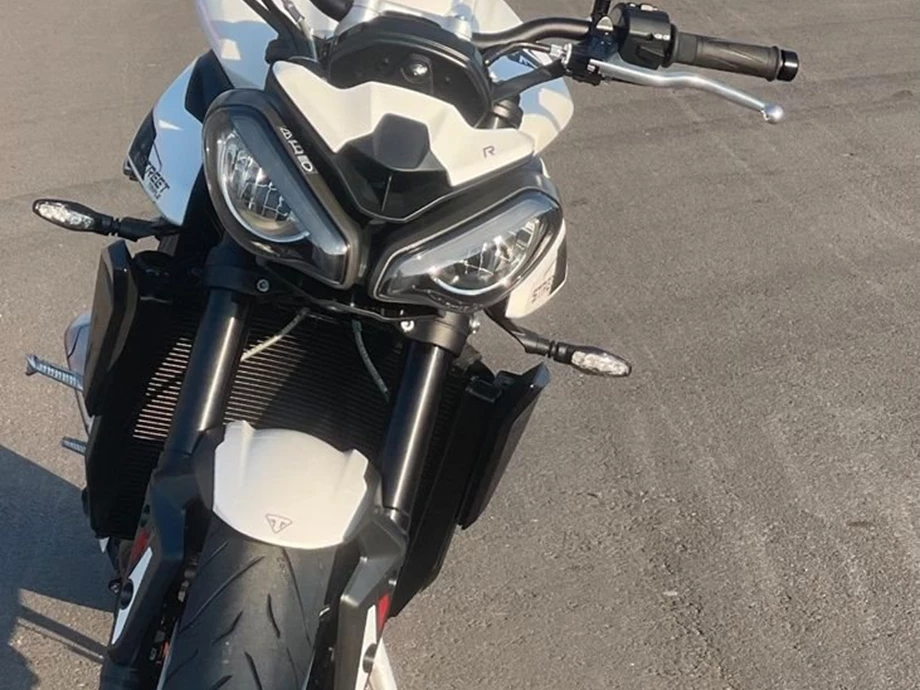 Angebot Triumph Street Triple 765 R Bild 4: Angebot Triumph Street Triple 765 R