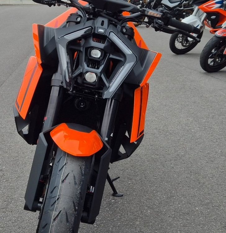 Zum Vergrößern bitte anklicken! Angebot KTM 1390 Super Duke R
