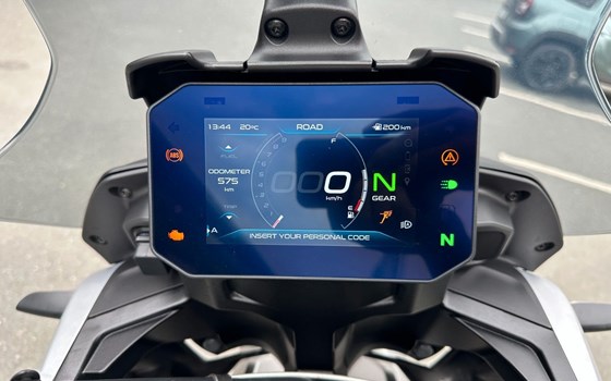 Gebrauchtmotorrad Moto Guzzi V85 Strada - Bild 9