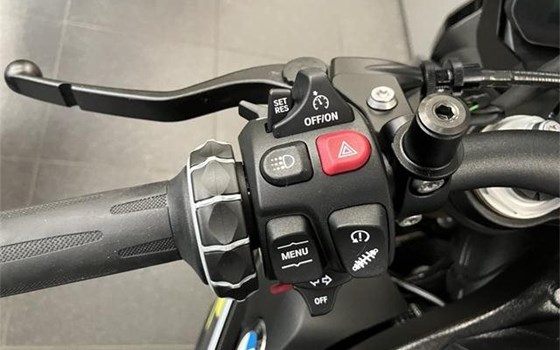 Gebrauchtmotorrad BMW S 1000 R - Bild 9 Gebrauchtmotorrad BMW S 1000 R - Bild 9