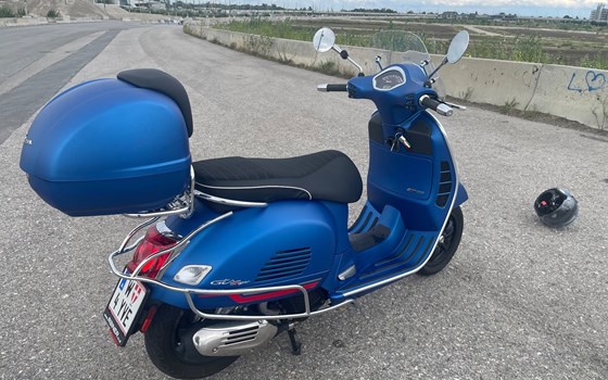 Gebrauchtmotorrad Vespa GTS 125 - Bild 2 Gebrauchtmotorrad Vespa GTS 125 - Bild 2