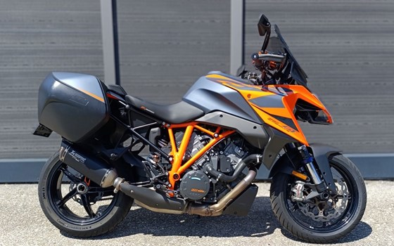 Gebrauchtmotorrad KTM 1290 Super Duke GT - Bild 1 Gebrauchtmotorrad KTM 1290 Super Duke GT - Bild 1