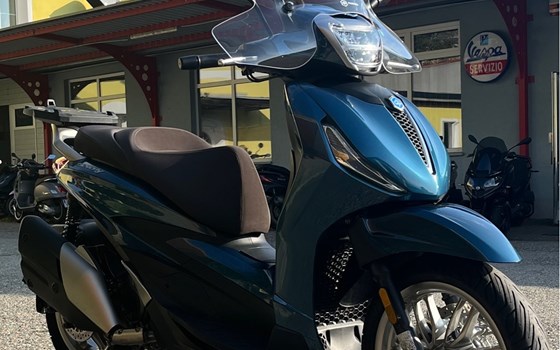 Gebrauchtmotorrad Piaggio Beverly 400 hpe - Bild 2 Gebrauchtmotorrad Piaggio Beverly 400 hpe - Bild 2
