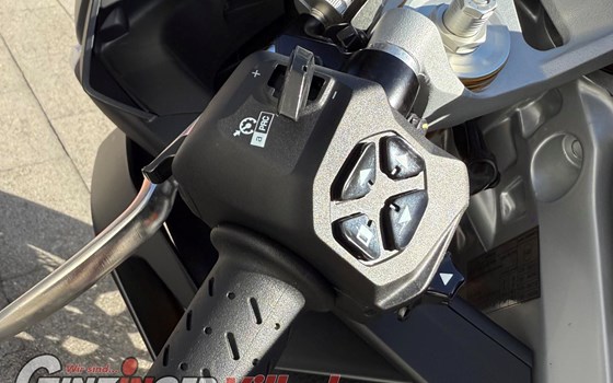Gebrauchtmotorrad Aprilia RS 660 - Bild 6 Gebrauchtmotorrad Aprilia RS 660 - Bild 6