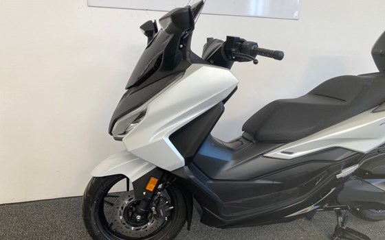 Neufahrzeug Honda Forza 350 - Bild 2 Neufahrzeug Honda Forza 350 - Bild 2