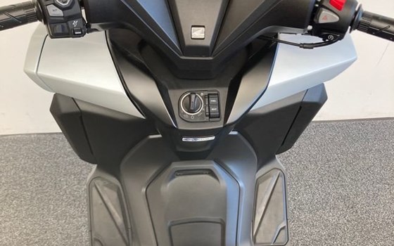 Neufahrzeug Honda Forza 350 - Bild 13 Neufahrzeug Honda Forza 350 - Bild 13