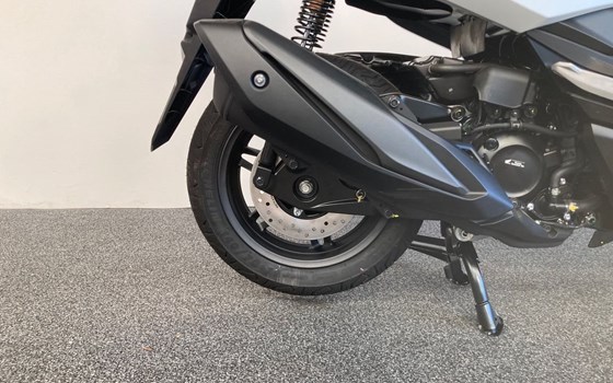 Neufahrzeug Honda Forza 350 - Bild 9 Neufahrzeug Honda Forza 350 - Bild 9