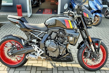 Suzuki GSX-8TT