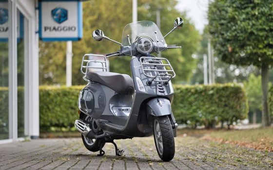 Gebrauchtmotorrad Vespa Primavera 125 Touring - Bild 1