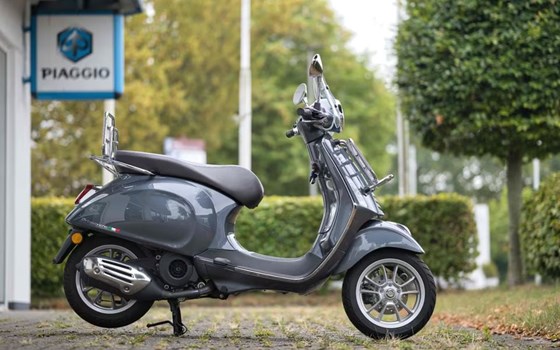 Gebrauchtmotorrad Vespa Primavera 125 Touring - Bild 2