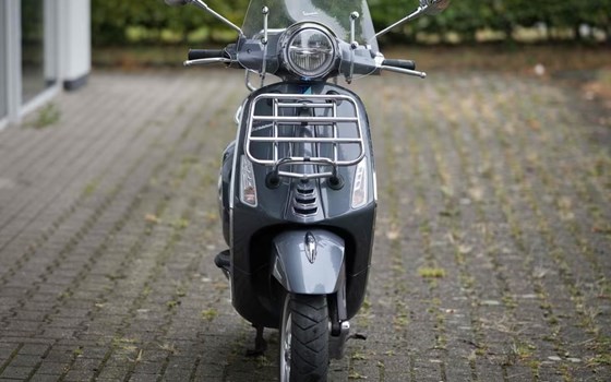 Gebrauchtmotorrad Vespa Primavera 125 Touring - Bild 3