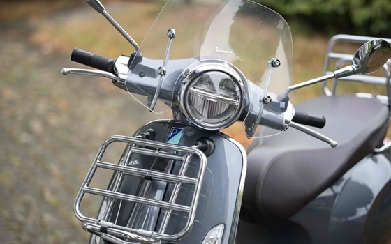 Gebrauchtmotorrad Vespa Primavera 125 Touring - Bild 8