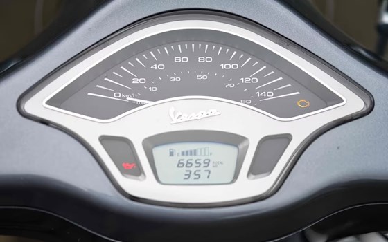 Gebrauchtmotorrad Vespa Primavera 125 Touring - Bild 9