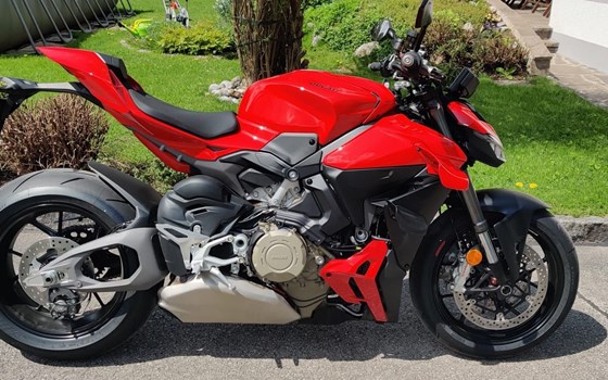 Gebrauchtmotorrad Ducati Streetfighter V4 - Bild 1 Gebrauchtmotorrad Ducati Streetfighter V4 - Bild 1