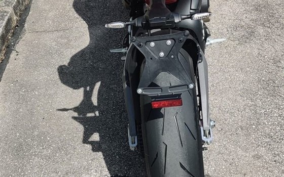 Gebrauchtmotorrad Ducati Streetfighter V4 - Bild 2 Gebrauchtmotorrad Ducati Streetfighter V4 - Bild 2