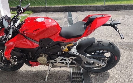 Gebrauchtmotorrad Ducati Streetfighter V4 - Bild 4 Gebrauchtmotorrad Ducati Streetfighter V4 - Bild 4