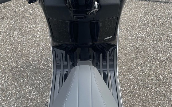 Neufahrzeug Vespa GTS 125 - Bild 6 Neufahrzeug Vespa GTS 125 - Bild 6