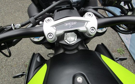 Gebrauchtmotorrad Triumph Speed Triple RS - Bild 11