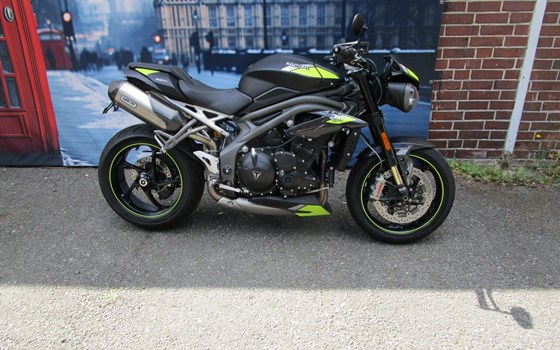 Gebrauchtmotorrad Triumph Speed Triple RS - Bild 2