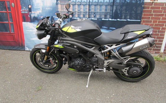 Gebrauchtmotorrad Triumph Speed Triple RS - Bild 3