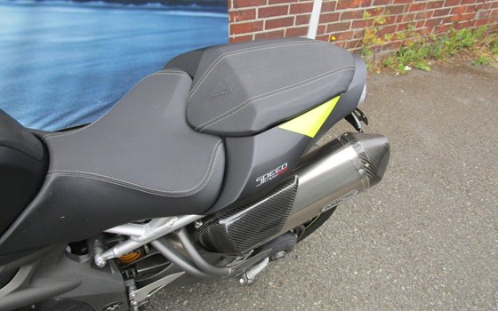 Gebrauchtmotorrad Triumph Speed Triple RS - Bild 7