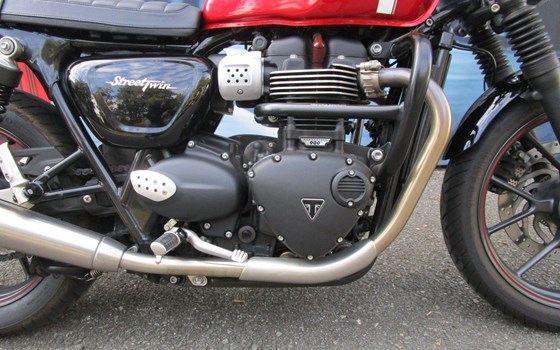 Gebrauchtmotorrad Triumph Street Twin - Bild 10