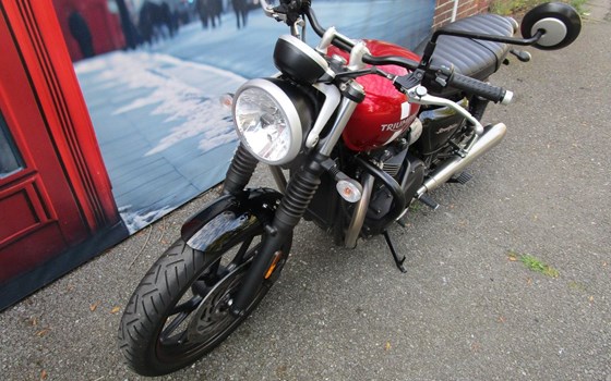 Gebrauchtmotorrad Triumph Street Twin - Bild 5