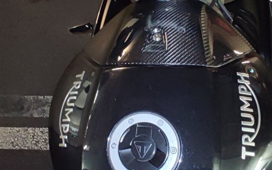 Gebrauchtmotorrad Triumph Speed Triple S - Bild 6