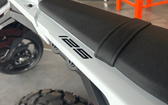 Neufahrzeug KTM 125 Enduro R - Bild 9