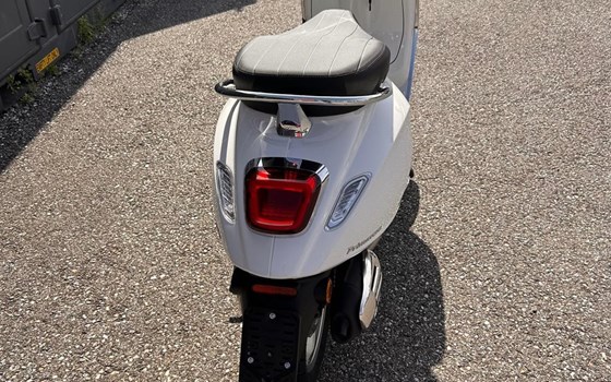 Neufahrzeug Vespa Primavera 50 - Bild 3 Neufahrzeug Vespa Primavera 50 - Bild 3