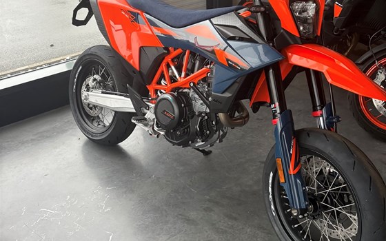 Neufahrzeug KTM 690 SMC R - Bild 22
