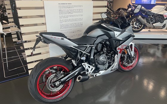 Gebrauchtmotorrad Suzuki GSX-8R - Bild 3