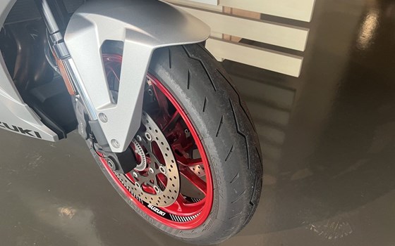 Gebrauchtmotorrad Suzuki GSX-8R - Bild 5