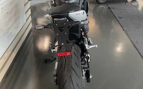 Gebrauchtmotorrad Suzuki GSX-8R - Bild 7