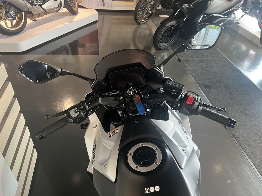 Angebot Suzuki GSX-8R Bild 8: Angebot Suzuki GSX-8R