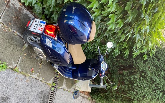 Gebrauchtmotorrad Vespa GTS 300 hpe - Bild 4 Gebrauchtmotorrad Vespa GTS 300 hpe - Bild 4